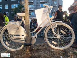 „Ghost Bikes“ erinnern an unverschuldet getötete RadfahrerInnen. Foto: Leopold Achilles