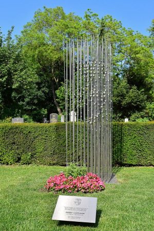 Wiener Zentralfriedhof - Gruppe 33 G - Grab von Hedy Lamarr Foto Haeferl
