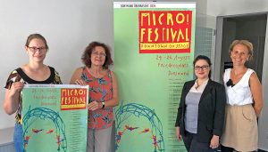 Micro-Festival: Freuen sich über ein tolles Jubiläumsprogramm: Die MICRO!Festival-Macher Ilka Seuken (Kommunikation), Claudia Kokoschka (Festivalleiterin), Viola Schramm (Praktikantin) und Katrin Gellerman (Festivalleitung). Foto: Joachim vom Brocke