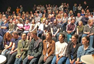 Wiedersehen und Vorstellung der neuen Mitglieder am Theater Dortmund: Die Bühne war voll besetzt. Fotos Joachim vom Brocke