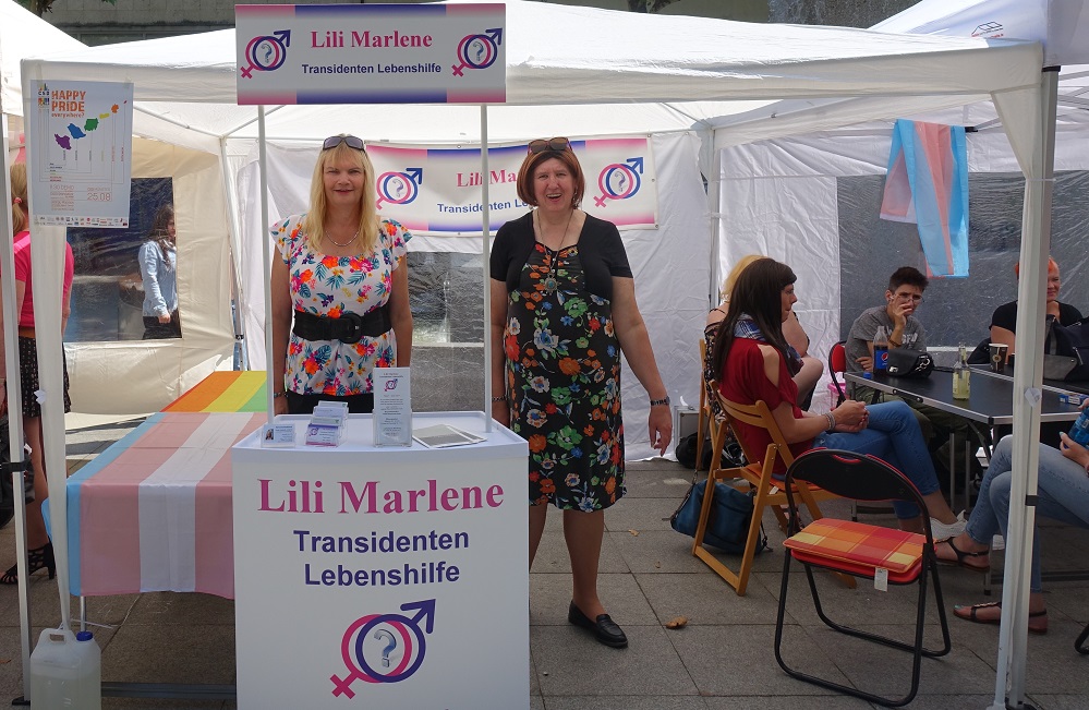 Trans CSD Tanja Lindner und Mitarbeiterin von Lili Marlene