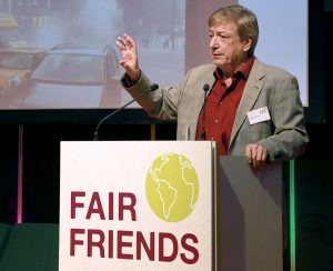 Dr. Harry Lehmann, Leiter des Fachbereichs „Umweltplanung und Nachhaltigkeitsstrategien“ des Umweltbundesamtes, bei der Eröffnung der Messe und des Fachtags zur Fairen Beschaffung.. Westfalenhallen GmbH / Foto: Anja Cord