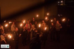 Die Fackelführung war wieder ein beliebte Aktivität beim Hafenspaziergang.