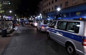 Die Einsatzfahrzeuge stauten sich regelrecht auf der Münsterstraße.