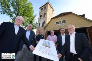 Im Jahr 2014 gründeten engagierte Bürgerinnen und Bürger des Dortmunder Stadtteils Berghofen eine parteilich und konfessionell unabhängige Initiative mit dem Namen „Unsere Mitte Steigerturm“.