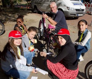 Sebastian Noll informierte die Kids zum Thema verkehrssicheres Fahrrad.