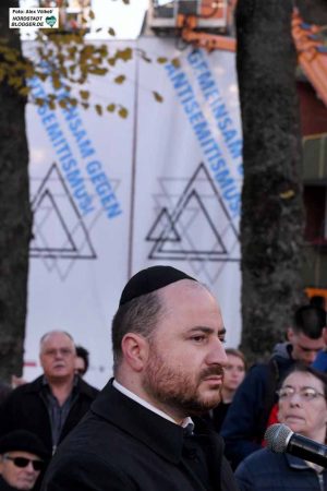 Rabbiner Baruch Babaev - hier beim Holocaust-Gedenken in Dorstfeld, verurteilt den als Israel-Kritik getarnten Antisemitismus. 