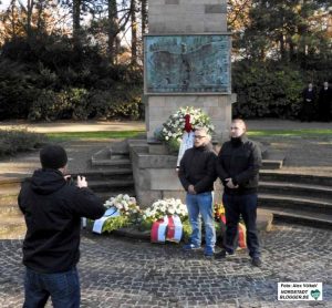 Neonazis versuchen seit Jahren, den Volkstrauertag als „Heldengedenktag“ zu instrumentalisieren. 