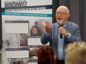 Bert Woudstra berichtete unter anderem im Polizeipräsidium, und im Käthe-Kollwitz- Gymnasium von seinen Erfahrungen.