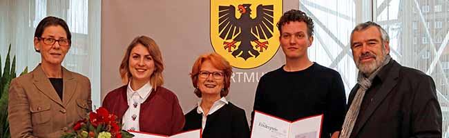 Preisverleihung (v.li.): Bürgermeisterin Birgit Jörder, Silke Schönfeld, Silke Räbiger, Florian Dedek und Axel M. Mosler. Bild: Gaye Suse Kromer, Stadt Dortmund