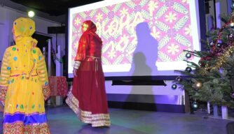 Do-Bo-Villa Aloha 21122018 Modenschau der interkulturellen Kollektion von Simin Khairandish Foto Thomas Engel