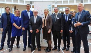 (v.l.:): Michael Steinbrecher, Angela Märtin, Thomas Westphal, Detlef Müller-Böling, Ursula Gather, Wilhelm Schwick, Manfred Prenzel, Nele McElvany und Ullrich Sierau