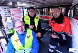 Friedhelm Evermann, Klaus Barthen und Holger Kureck - er macht auch die Tourenpläne - werden am Montag die erste Schicht übernehmen.