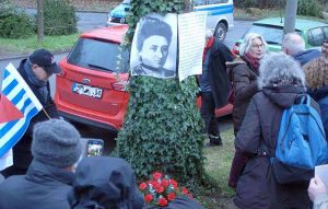 Mit einem Mahngang von der Karl-Liebknecht- zur Rosa-Luxemburg-Straße erinnerten DortmunderInnen an die Ermordung der beiden PolitikerInnen vor 100 Jahren.