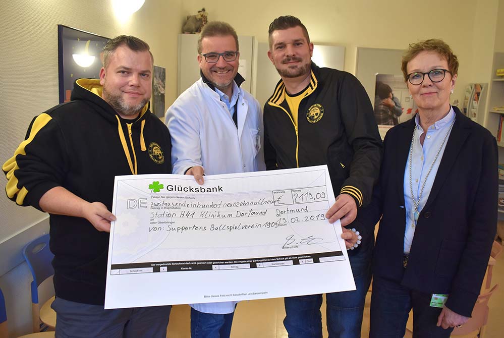 Klinikum Dortmund_BVB Spende an Kinderkrebsstation