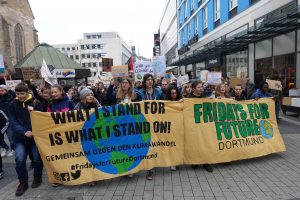  Seit Wochen gehen in Dortmund SchülerInnen, Studierende und andere Interessierte bei den „Friedas for Future“ auf die Straßen.