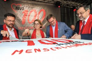 Natürlich durfte zum 100. Geburtstag auch die Tote nicht fehlen. 