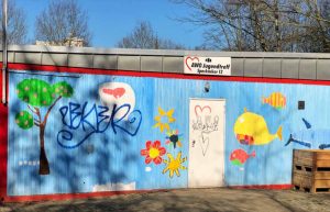 Die ehemaligen Bürocontainer der Bundesgartenschau im Westfalenpark wurden zum Kinder- und Jugendtreff umfunktioniert. 