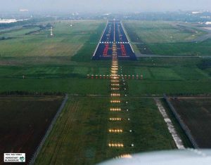 Die „Startbahn Ruhrgebiet“ - die Stadtwerke betreiben den Dortmunder Flughafen und müssen jedes Jahr Millionen-Verluste ausgleichen.