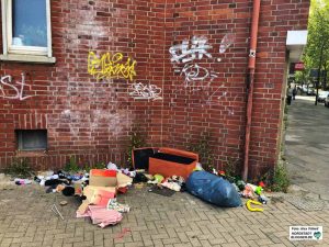 An vielen Straßenecken findet sich - nicht nur in der Nordstadt- Sperrmüll. Foto: Alex Völkel