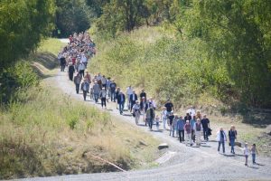 Großes Interesse gab es an den Terminen auf der Halde - so auch beim Friedensgebet. Foto: Oliver Schaper