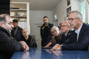 Polizeipräsident Gregor Lange besuchte am Nachmittag die Moschee. 