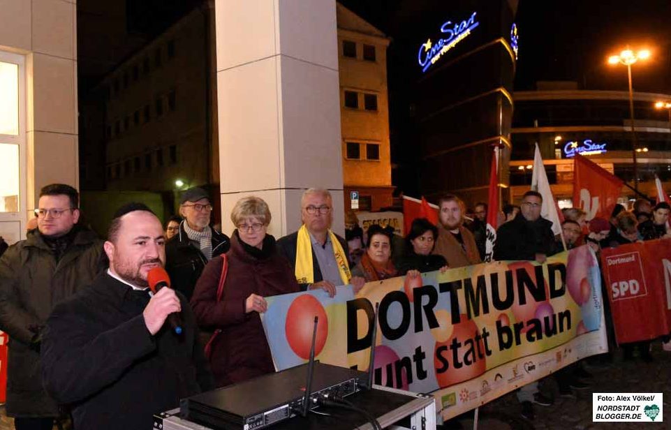 Mahnende Worte sprach der Dortmunder Rabbiner Baruch Babaev. Fotos: Alex Völkel