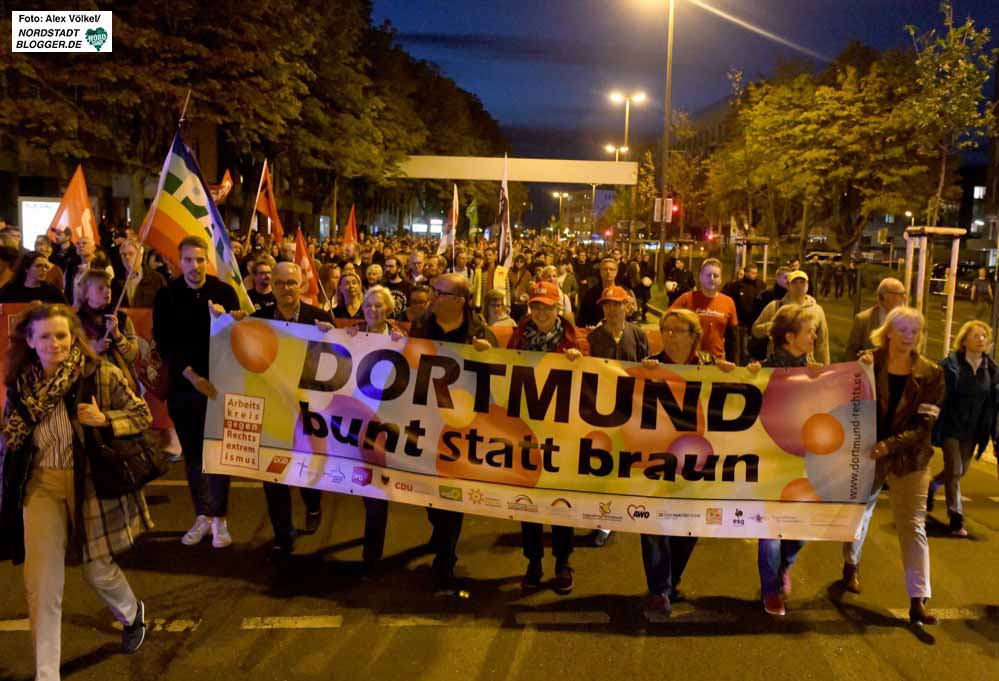 Rund 2000 Menschen sind gegen Rassismus und Antisemitismus auf die Straße gegangen. Fotos: Alex Völkel