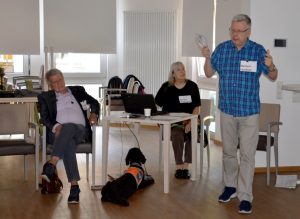 Richard Schmidt, Monika Hüggenberg und Norbert Leschner (v.l.) sind als Referent*innen bei den Schulungen in der Seniorenwohnstätte Eving dabei.