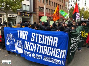 Am Samstag demonstrierten rund 350 AntifaschistInnen gegen den bei Nazis beliebten Szene-Laden. Fotos: Alex Völkel