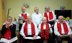 Der Männerchor aus dem AWO-Ortsverein Barop trat auf und unterhielt die Besucher*innen mit Weihnachtsliedern.