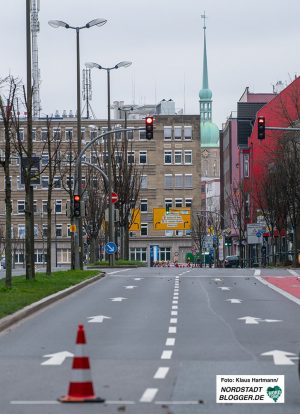 Evakuierung und Sperrung von Straßen während der Bombenentschärfung