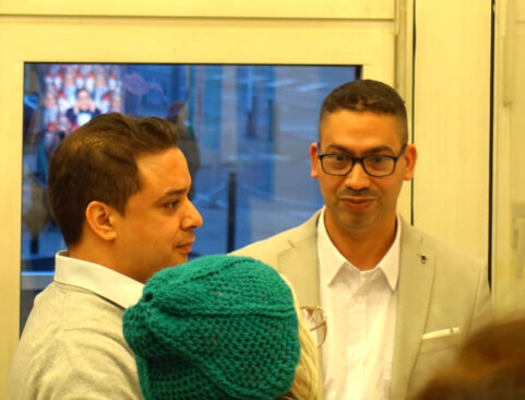 Arabische Kalligraphie Redouane Zouair mit Aniss Boumashouli DMG-Generalsekretär