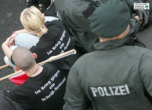 Neonazi-Aufmarsch zum Nationalen Antikriegstag in Dorstfeld 2007 - einer der Anlässe für den Aktionsplan. Archivbild: Alex Völkel