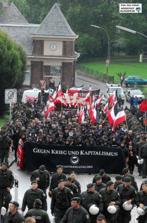 Neonazi-Aufmarsch zum Nationalen Antikriegstag in Dorstfeld 2007 - einer der Anlässe für den Aktionsplan. Archivbild: Alex Völkel