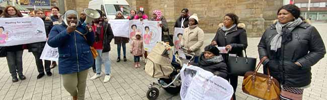 Bintou Bojang erhebt ihre Stimme gegen Genitalverstümmelung. Fotos: Alex Völkel