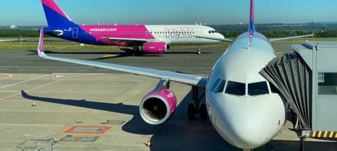 Die ungarische Billigfluglinie Wizz Air ist der größte Kunde des Dortmunder Flughafens. Foto: Alex Völkel