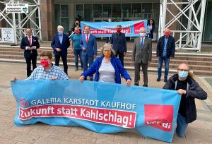 Strahlende Gesichter hinter Gesichtsmasken: Zahlreiche Akteure haben sich für den Erhalt stark gemacht. Foto: Alex Völkel