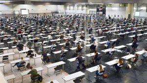 Die erste Klausur in den Westfalenhallen fand am 25. Juni in der Westfalenhalle 3 statt. Foto: Ina Fassbender/afp