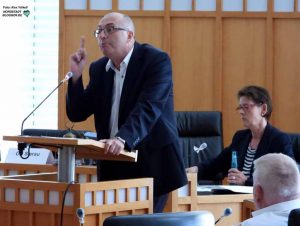 Rainer Bonhof (AfD) wiederholte die bereits bekannten Vorwürfe gegen den OB.