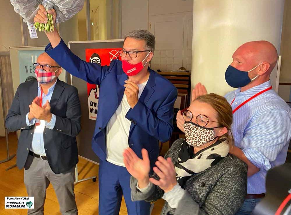 Hatten gut lachen und jubeln: Die Parteispitze feierte ihren neuen OB Thomas Westphal. Fotos: Alex Völkel