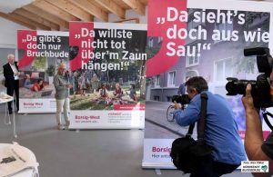 Die provozierenden Plakate sorgten für Diskussionen - und mediales Interesse. Foto: Alex Völkel