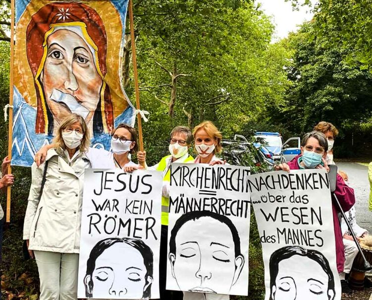 Maria-2.0-aus-Muenster-und-Dortmund_Mahnwache-September-2020