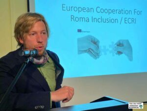 Stefan Blank stellte das Projekt „E.C.R.I. – European Cooperation for Roma Inclusion“ vor.