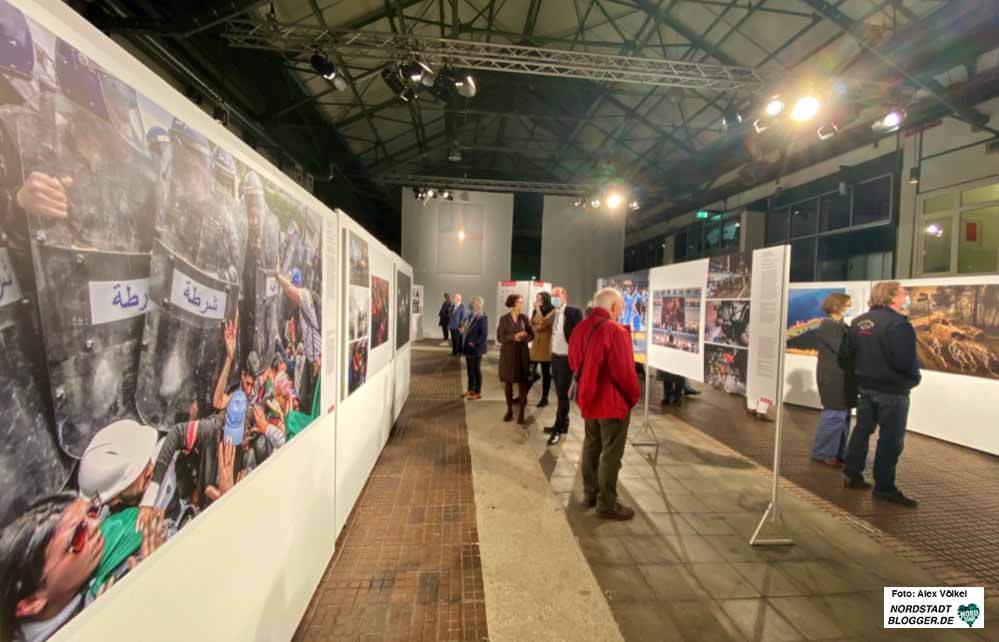 Im Depot ist die World Press Photo-Ausstellung zu sehen - es gibt ausreichend Abstand für die Gäste. Fotos: Alex Völkel