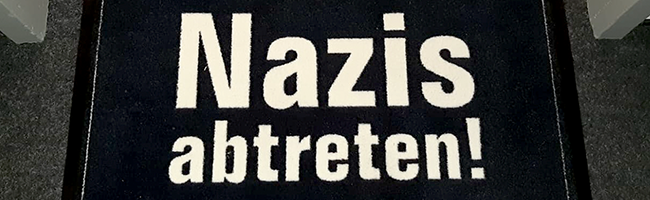 „Die Fraktion“ ist begeistert, dass sich die AfD von ihrer „Anti-Nazi“-Fußmatte angesprochen fühlt.