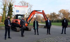 Ludger Wilde (Planungsdezernent), Bernd Kruse (Geschäftsführer der Sport- und Freizeitbetriebe der Stadt Dortmund), Susanne Linnebach (Amtsleiterin Stadterneuerung), Christoph Helbich (Geschäftsführender Gesellschafter SKA Scheffler Helbich Architekten GmbH), Florian Depenbrock (nsp Landschaftsarchitekten Stadtplaner Schonhoff Schadzek Depenbrock)