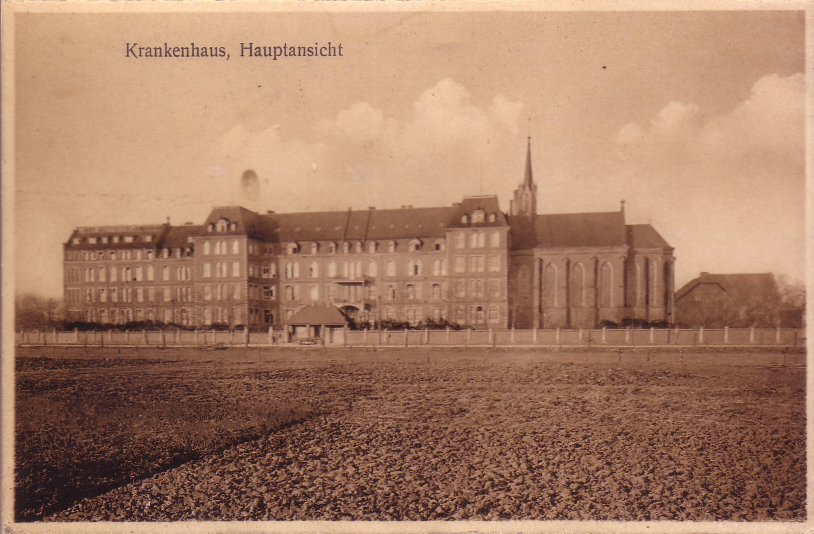Brüder-Krankenhaus, Burgholzstraße: Ansicht von Osten