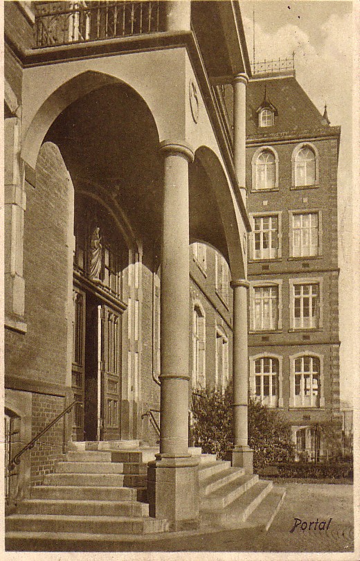 Brüder-Krankenhaus, Burgholzstraße: Hauptportal