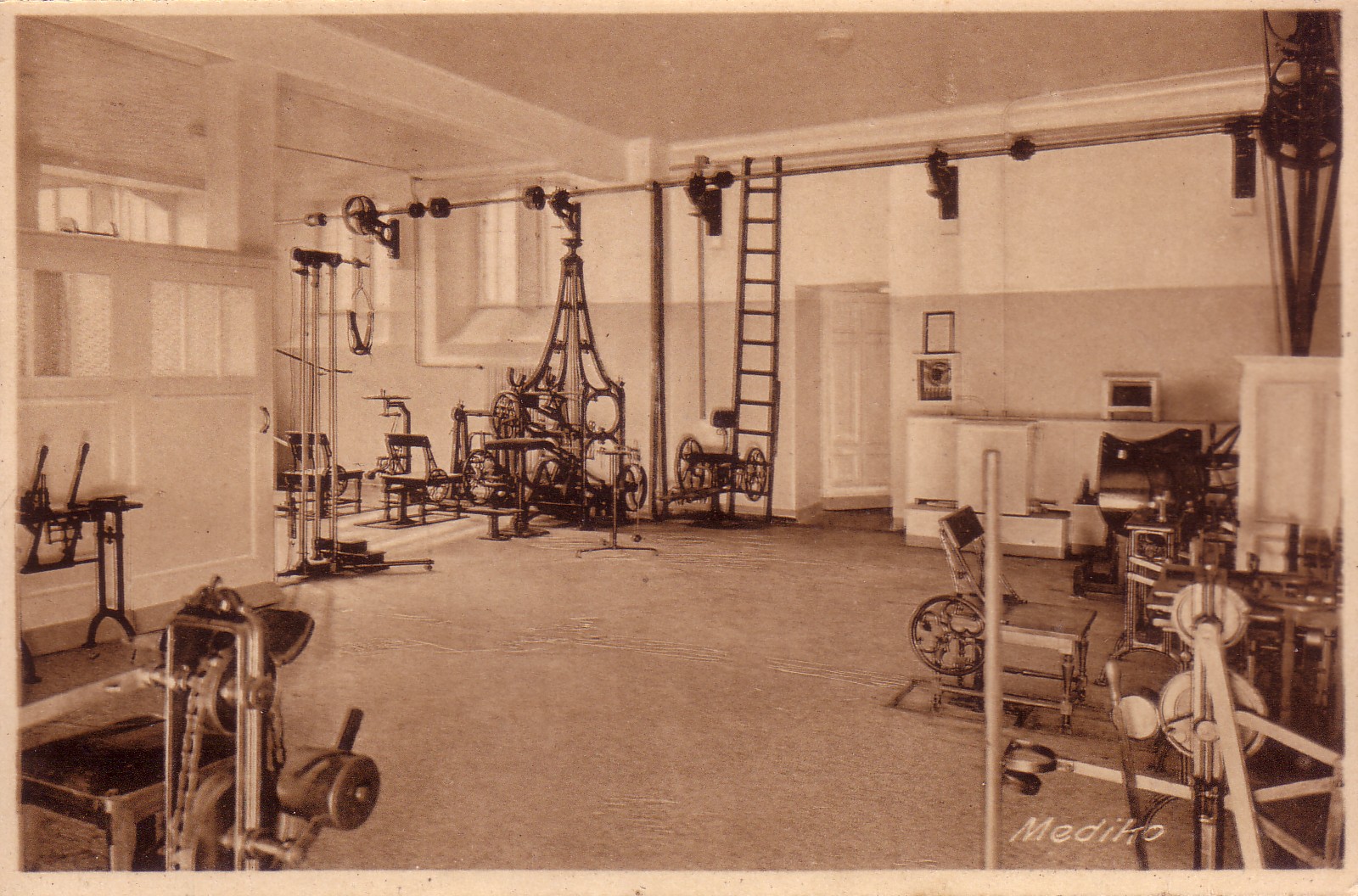 Brüder-Krankenhaus, Burgholzstraße: "Mediko"